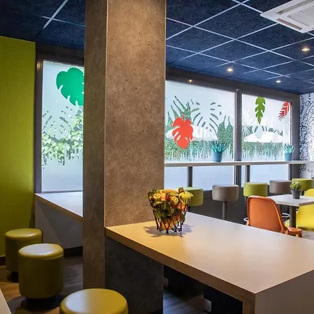 Ibis Budget Bord De Ментона