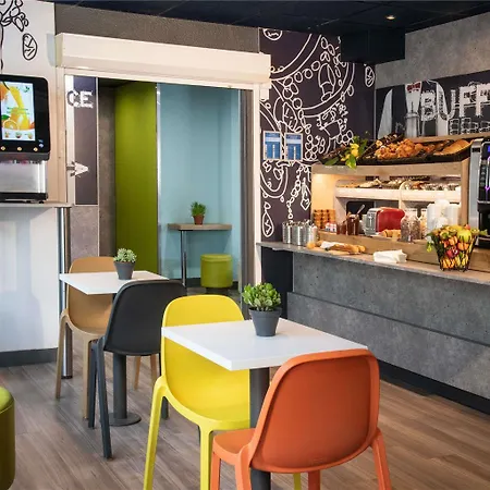 Отель Ibis Budget Bord De Ментона