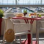 Ibis Budget Bord De 2*