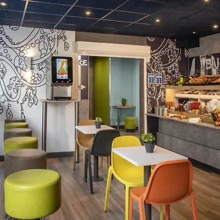 Ibis Budget Bord De Готель Мантон