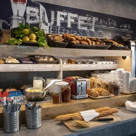 Ibis Budget Bord De Hotel 2*