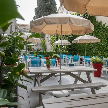 Ibis Budget Bord De 호텔