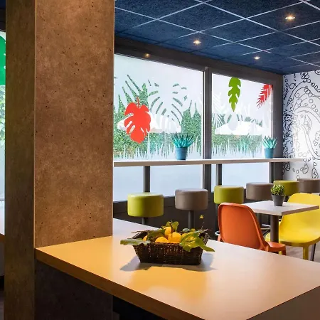 Ibis Budget Bord De Готель 2*