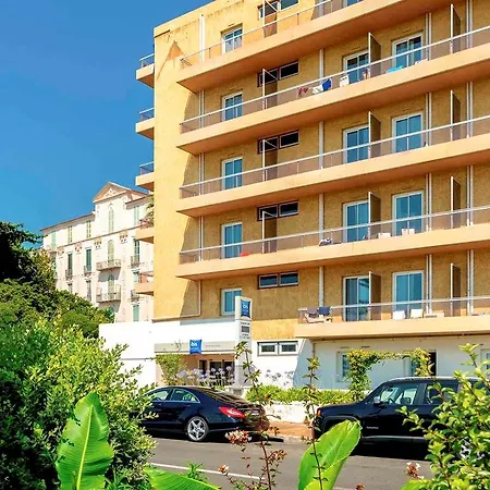 Готель Ibis Budget Bord De Мантон