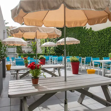 Ibis Budget Bord De Отель