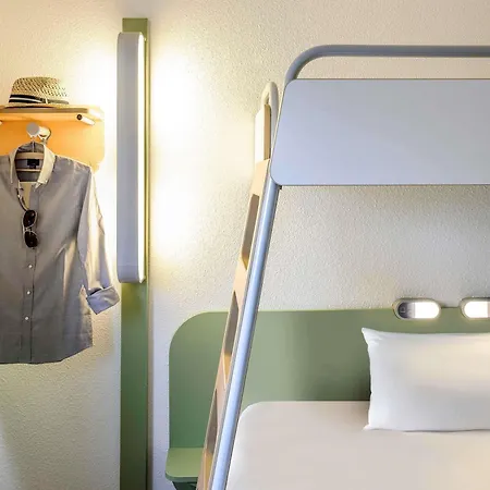 Ibis Budget Bord De 호텔 멍똥