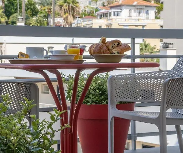 Ibis Budget Bord De Отель Ментона