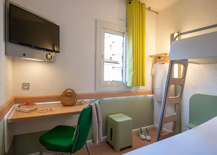 Hotel Ibis Budget Bord De