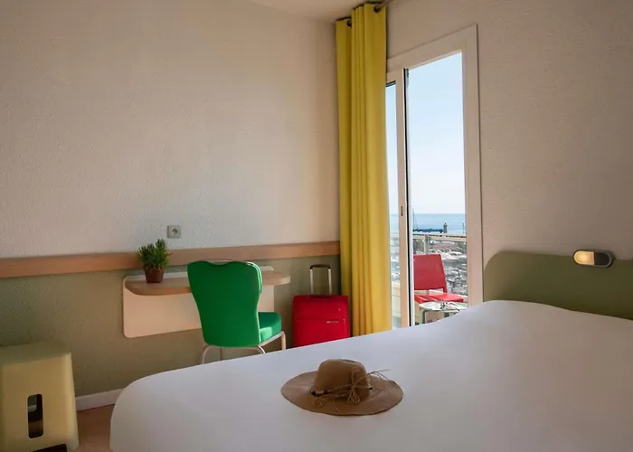 Ibis Budget Bord De Hotel 2*