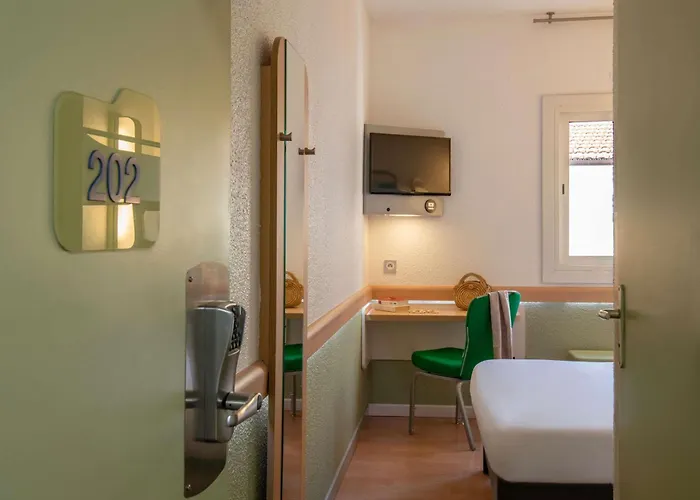 Отель Ibis Budget Bord De