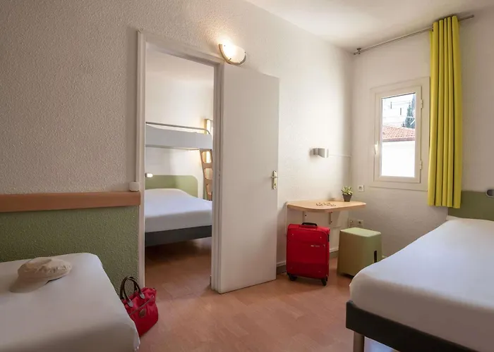 Ibis Budget Bord De Hotel 2*