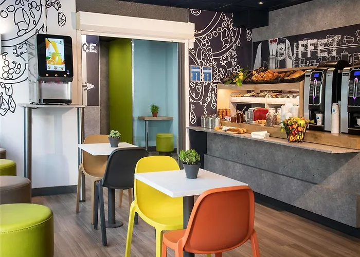 Отель Ibis Budget Bord De Ментона