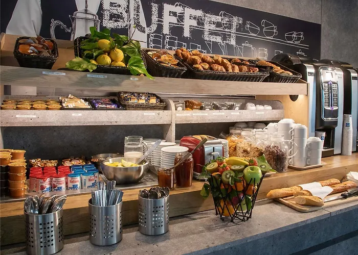 イビス バジェット ボール ド メール ホテル マントン