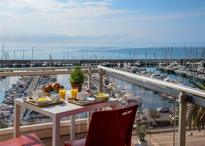 Ibis Budget Bord De Отель Ментона