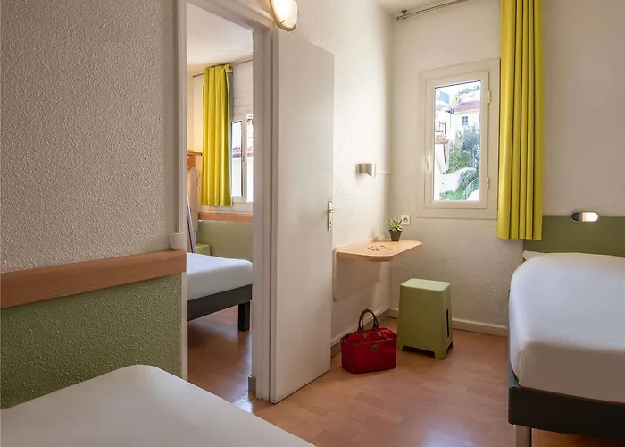 Ibis Budget Bord De Ментона